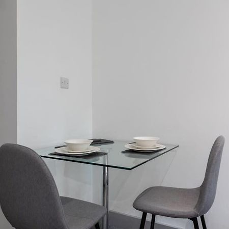 Amazing 1 Bedroom Apartment Leeds ลีดส์ ภายนอก รูปภาพ